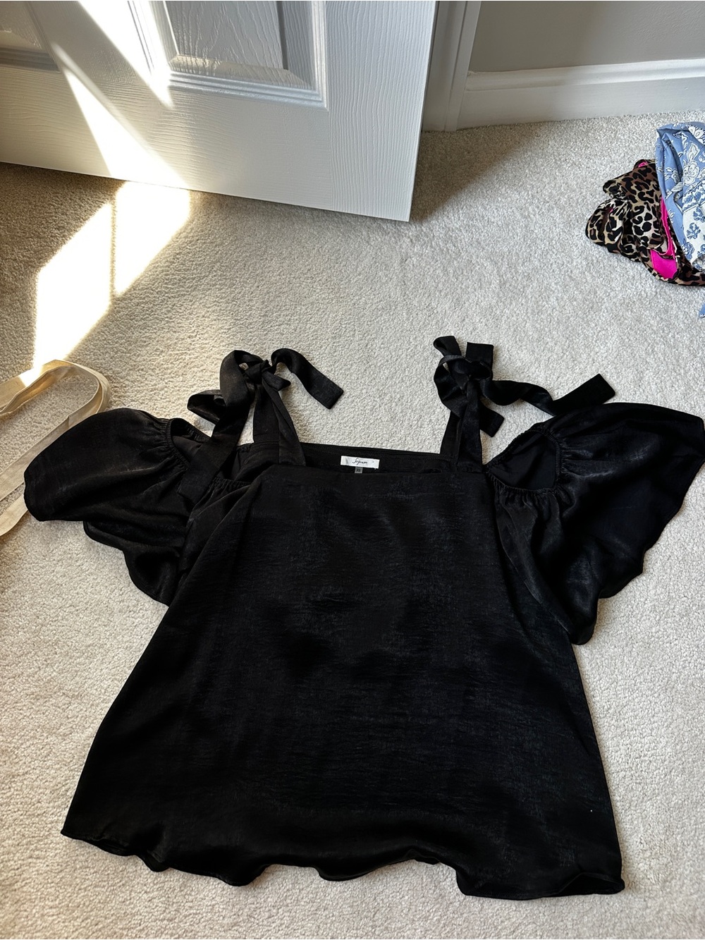 Soprano Black Cold-Shoulder Tie-Shoulder Camisole